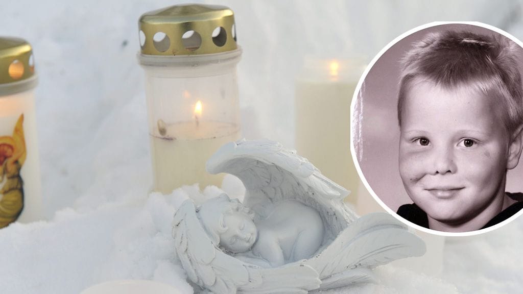 Ylöjärveläisten jättämiä muistokynttilöitä lumikasalla, jonka alta Arttu Ollila löydettiin kuolleena viime joulukuussa.