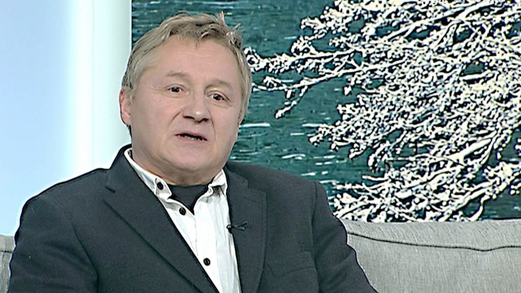 Rölli-peikkoa näyttelee Allu Tuppurainen.