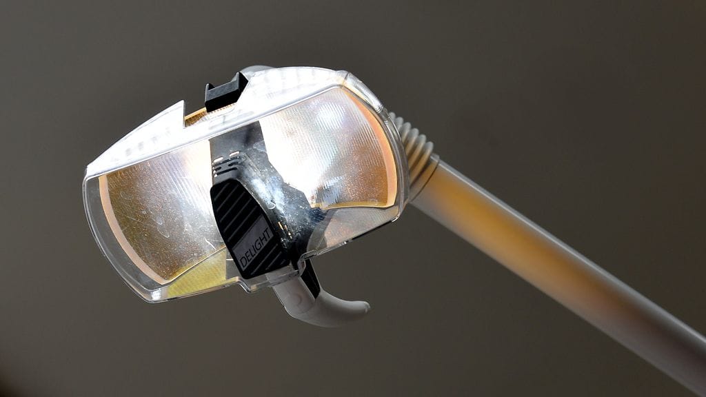 Suomen Hamamsteknikkoseurassa ihmetellään, kuka voi päättää laajasti yhteiskuntaan vaikuttavan koulutuksen lopettamisesta.