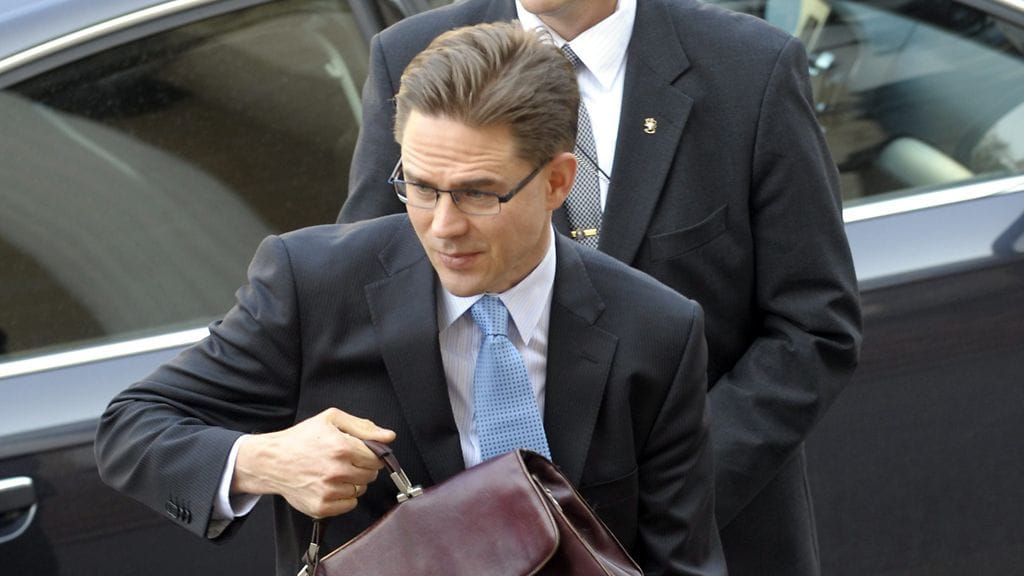 Hallitustunnustelija Jyrki Katainen (kok.) Säätytalolla Helsingissä.