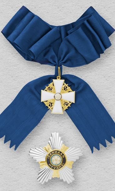 Naisten Suomen Valkoisen Ruusun suurristi.