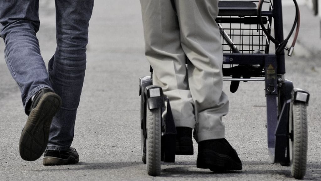 Suomessa omaiset pitävät vanhuksistaan EU-vertailussa melko hyvää huolta.