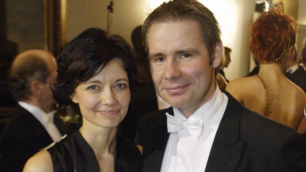 Kirsi Piha ja Saku Tuominen Linnan juhlissa vuonna 2002.