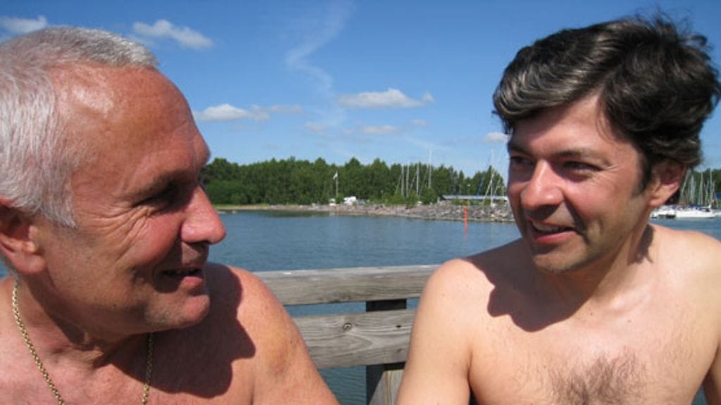 Seppo Pukkila on Suomen Saunaseuran saunanlämmittäjä ja Sakari Oka vastaa tiedotuksesta.