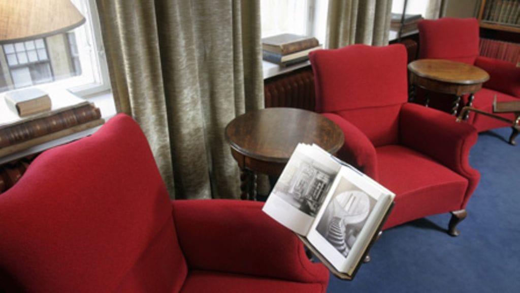 Helsingin pörssiklubin naisilta suljettu kirjasto. Kuva: Lehtikuva.