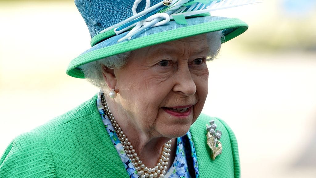 Kuningatar Elisabet II:n nimissä olevaa suurlähettilään entistä asuntoa kaupataan Helsingissä.