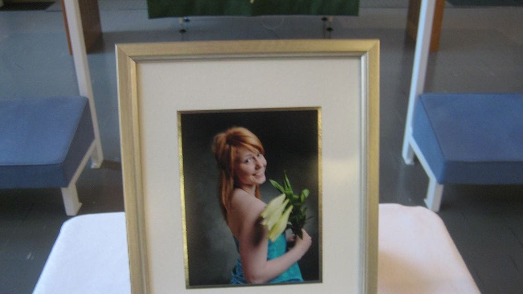 Karoliina Kestin muistohetki Lielahden kirkossa. Kuva: Jari Heikkilä