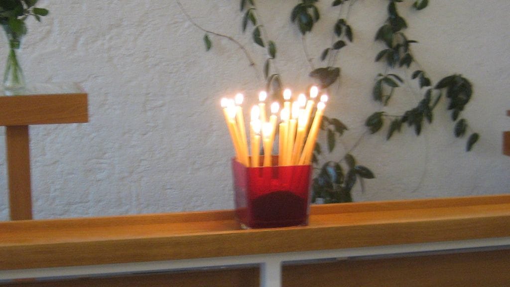 Karoliina Kestin muistohetki Lielahden kirkossa. Kuva: Jari Heikkilä