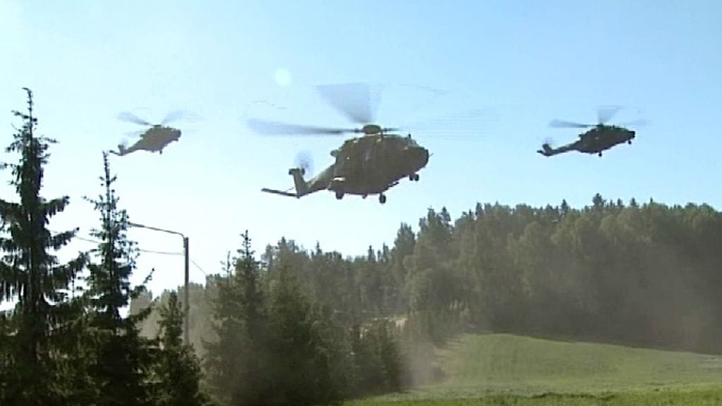 NH90 kuljetushelikoptereita Pyörremyrsky-sotaharjoituksessa.