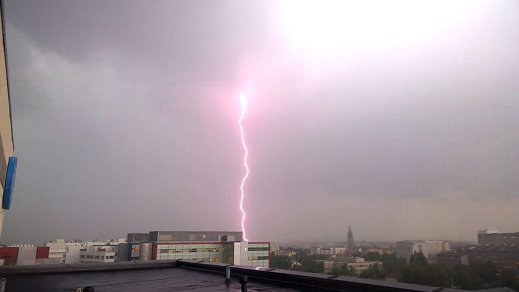 Raju ukonilma riehui Turun yllä heinäkuun lopulla 2014.