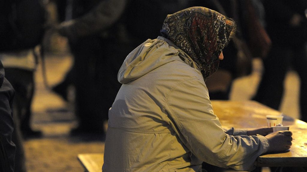 Diakonissalaitoksen tiedossa on, että tällä hetkellä pääkaupunkiseudulla yli 50 rekisteröimätöntä EU-kansalaista nukkuu ulko-olosuhteissa, muun muassa autoissa. Heitä voi olla enemmänkin. Kuvituskuva.