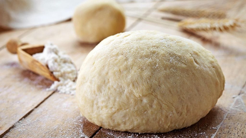 Taikinan kohottaminen on hyvin tärkeää leivonnaisten onnistumisen kannalta.