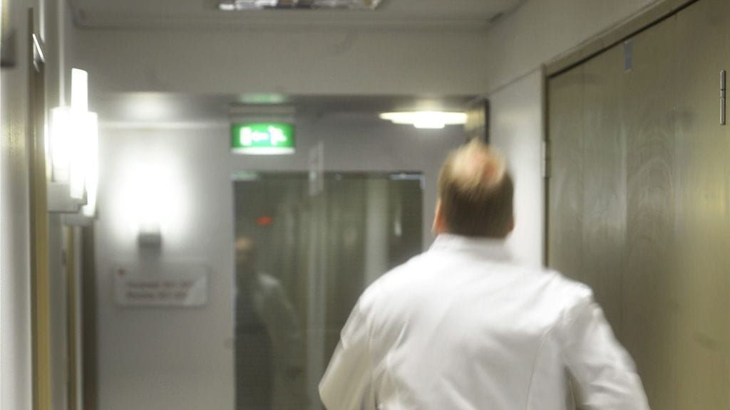 Peräti 60 prosenttia suomalaisista saa kiireellistä hoitoa virka-ajan ulkopuolella vain yhteispäivystyspisteistä, jotka voivat olla kaukana omalta paikkakunnalta. Kuvituskuva.