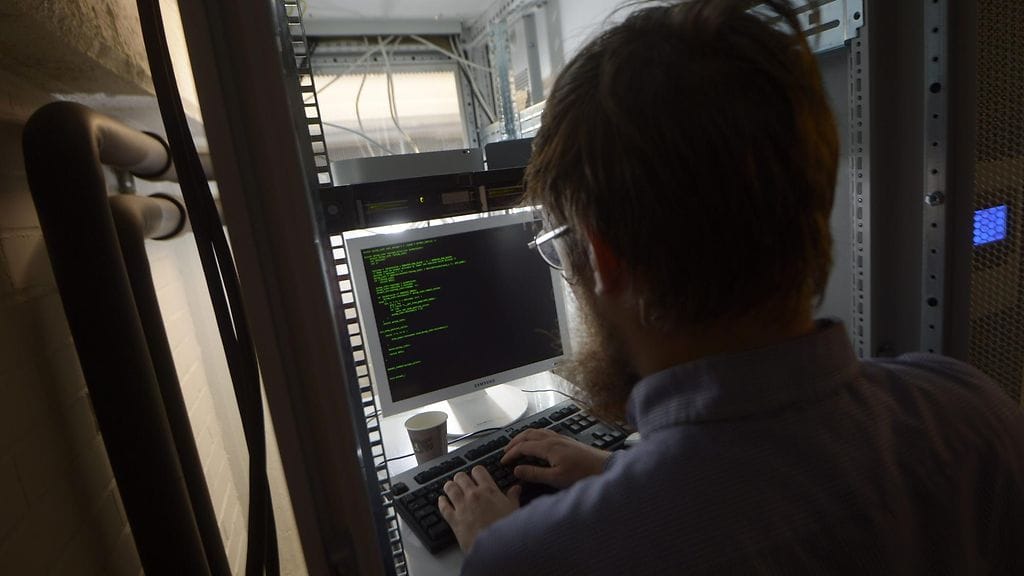 Hyökkäykset yksittäisten tahojen tietoihin kuuluvat vuoden tietoturvailmiöihin.