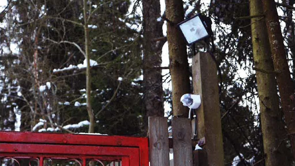 Kulunvalvontaa on tehostettu liiketunnistimella ja valaisimella.