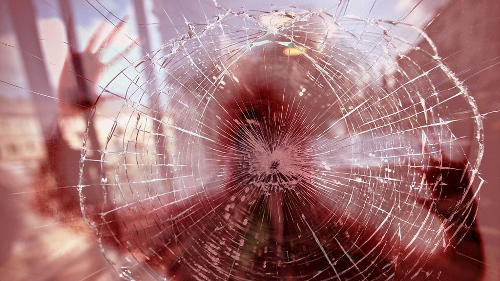 Elinkautisesta vapautuva mies on syyllistynyt vuonna 2001 tapahtuneeseen kaksoismurhaan. Kuvituskuva.