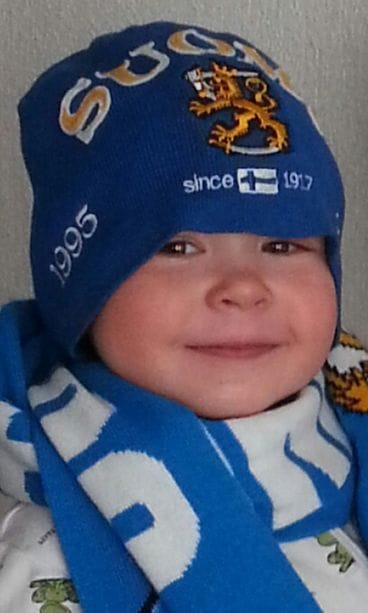 Pieni lätkäjätkä Noel.