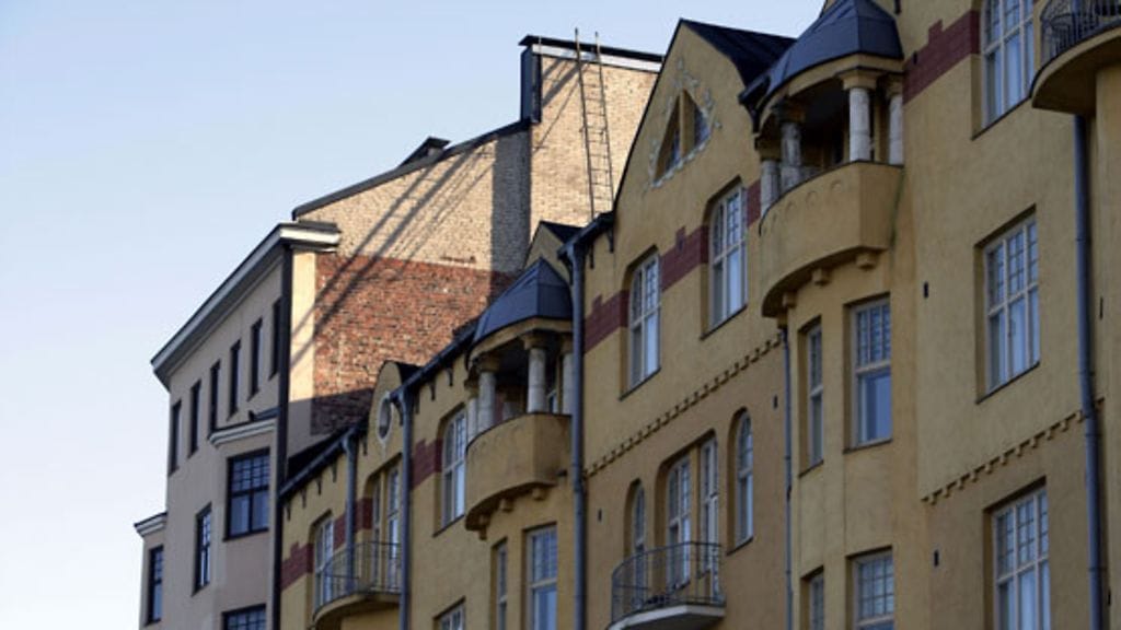 Vanhoihin, suojeltuihin kerrostaloihin ilmanlämpöpumppuja ei saa asentaa.