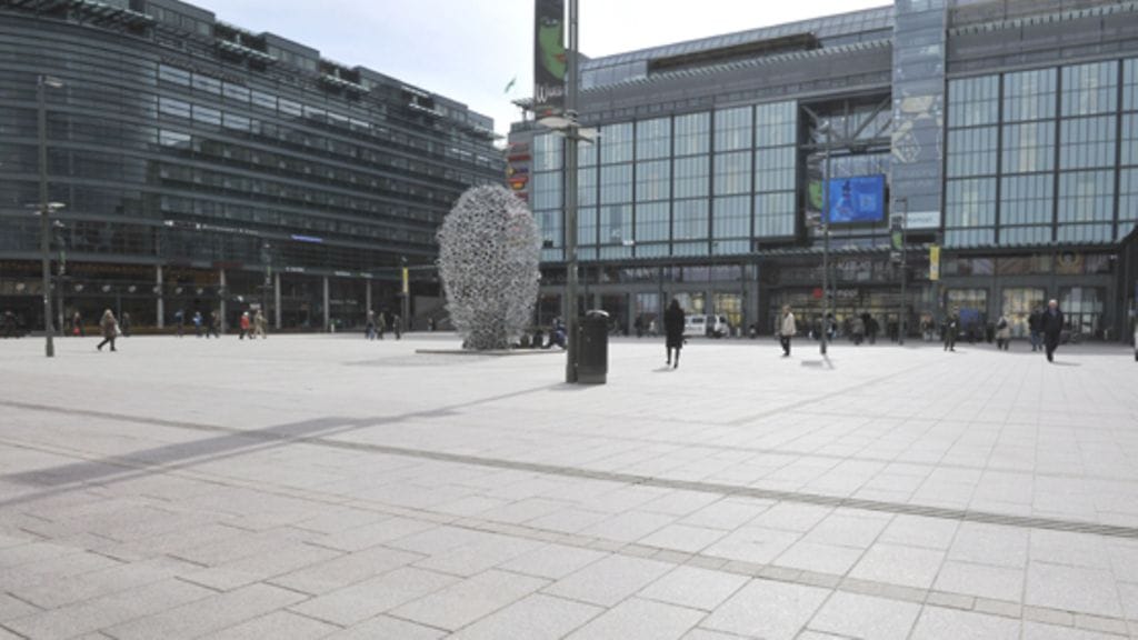 Narinkkatori sijaitsee aivan Helsingin sydämessä.