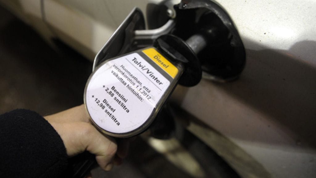 Kesälaatudiesel voi hyydyttää auton, jos pakkanen laskee alle 25 asteen. Itä-Suomeen on ennustettu lähes 30 asteen pakkasia joulunaluspäiviksi.