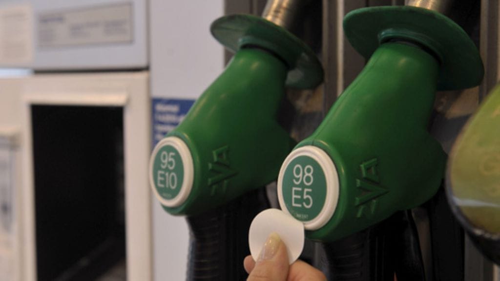 Bensan hinta on puhututtaa suomalaisia.