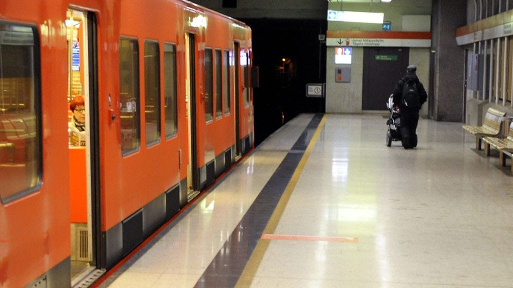 Itäkeskuksen terminaali on jälleen avattu. HSL:n mukaan vuoroväli voi aluksia olla epäsäännöllinen. Kuvituskuva metrosta.
