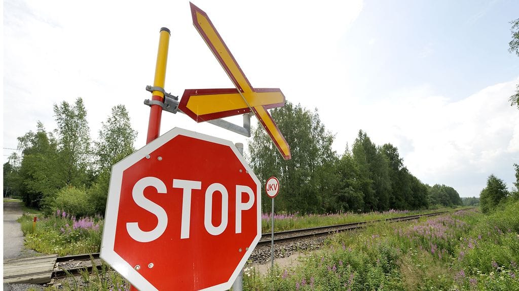 Turvallisuuden kannalta ongelma on ollut, että tasoristeysten poistot eivät ole keskittyneet suuririskisimpiin.