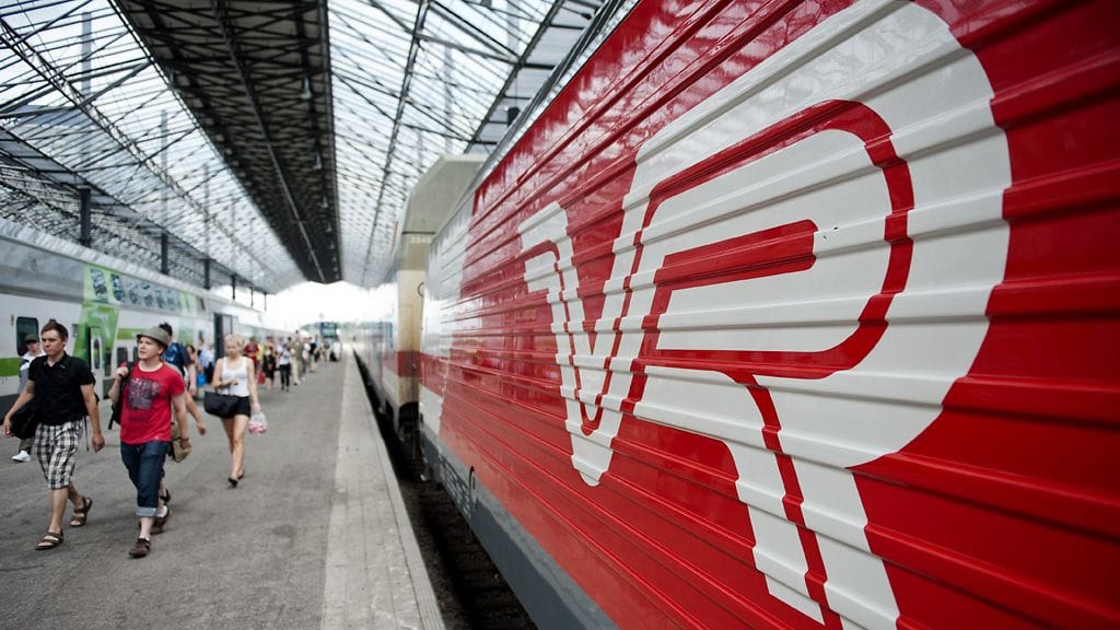 Konduktööri poisti vanhuksen junasta, koska hänellä oli käytössään liian vanha kännykkä, josta uutta mobiililippua ei voinut tarkistaa.