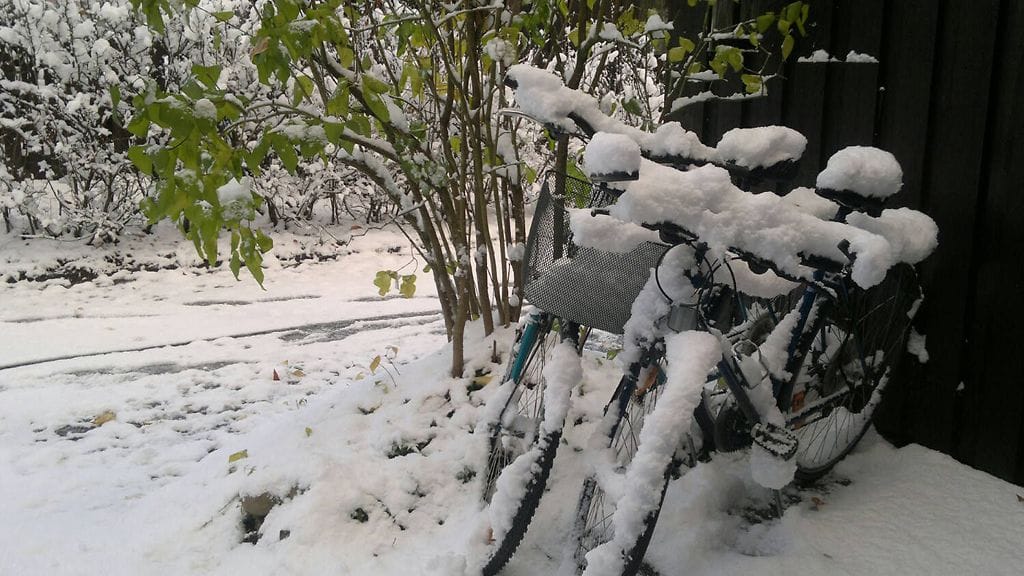 Turussa herättiin valkeaan aamuun. Lisää lunta on luvassa nimenomaan lounaaseen.