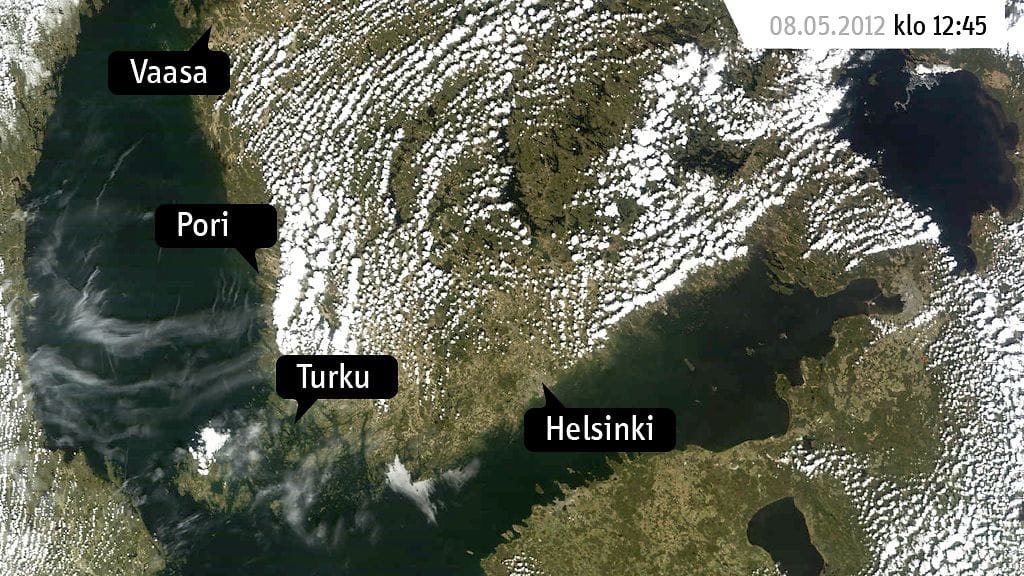 Nasan satelliittikuvassa näkyy, kuinka Suomen rannikot ovat lähes pilvettömiä. Kuva on otettu tiistaina 8. toukokuuta kello 12.45. Kuvalähde: Nasa
