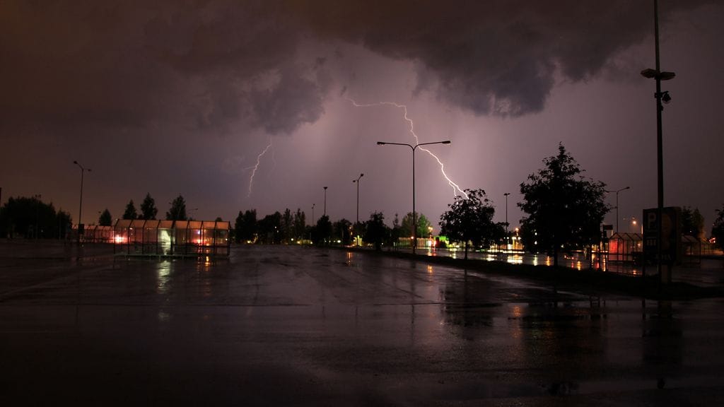 Salamat iskivät Tampereella 30.7.2012. Kuva: Joni Stenberg