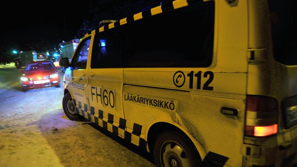 Yksi henkilö sai surmansa ratsastusmaneesin katon romahdettua Laukaassa 13. helmikuuta 2013.