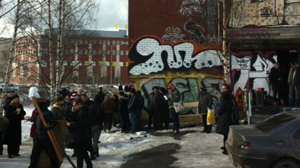 Pelastuslaitos häätää Helsingin Kalasataman romaneja 24.3.2011.