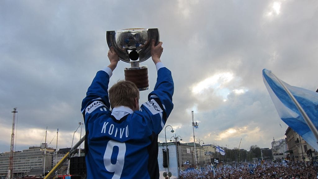 MM-pokaalin esittelyä. Kuva: Tero Koivula/MTV3