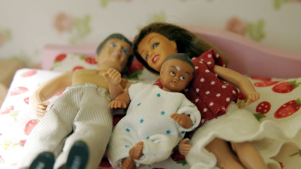 Pakistanilaisparlamentaarikot esittivät, että maksimirangaistus lapsiavioliiton järjestämisestä olisi noussut 2 vuoteen. Lisäksi tyttöjen laillisen avioliittoiän alaraja olisi nostettu 16:sta 18:aan. Kuvituskuva.