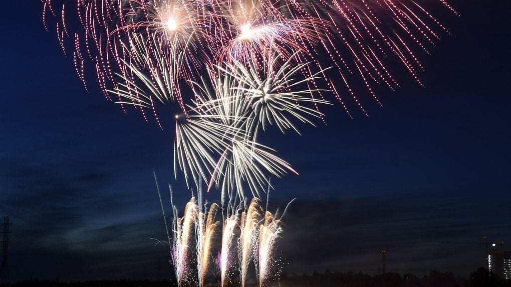 Tukesin mukaan ilotulitealan valvontaa on kehitettävä, sillä ilotulitteilla ei nykyään ennakkohyväksyntää, vaan niitä valvotaan pistokokein.
