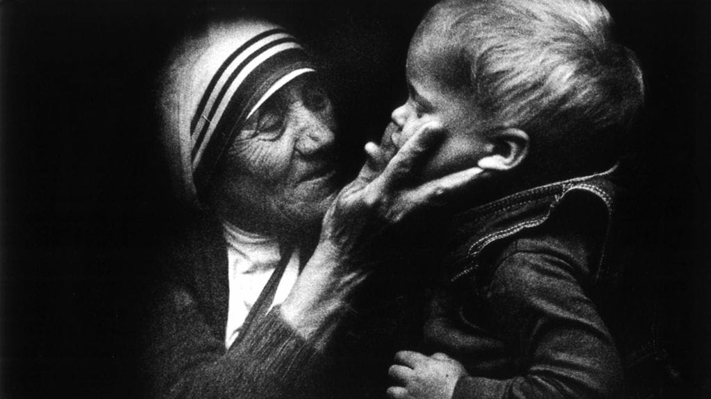 Äiti Teresa kuoli vuonna 1997.