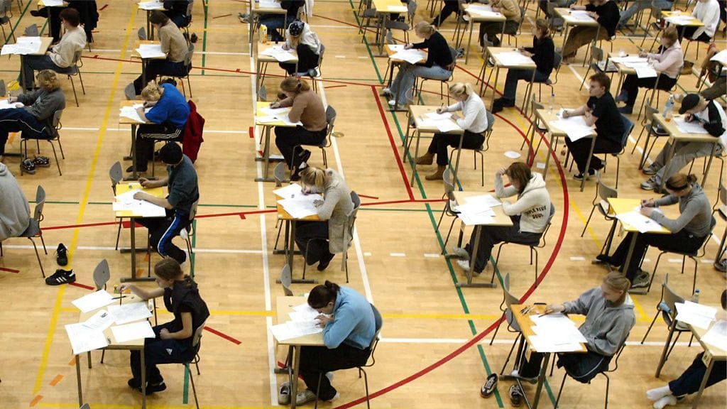 Suomenkielisen äidinkielen kokeen kirjoittaa tänä keväänä noin 26 600 kokelasta.