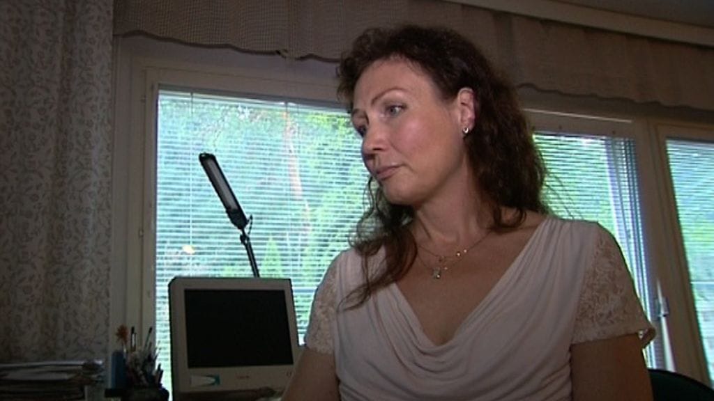 Anneli Auer kotonaan.