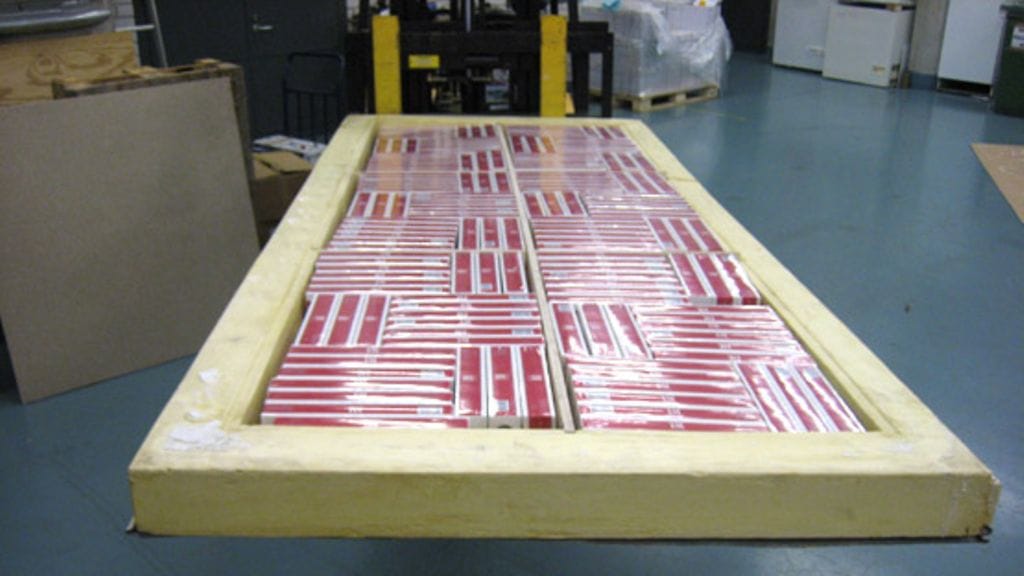 Savukkeita tullin haavissa.