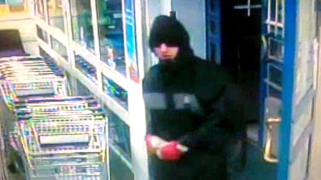 Helsingin Pukinmäessä sijaitseva Siwa ryöstettiin puukolla uhaten 11.11.2011. Kuva: Poliisi