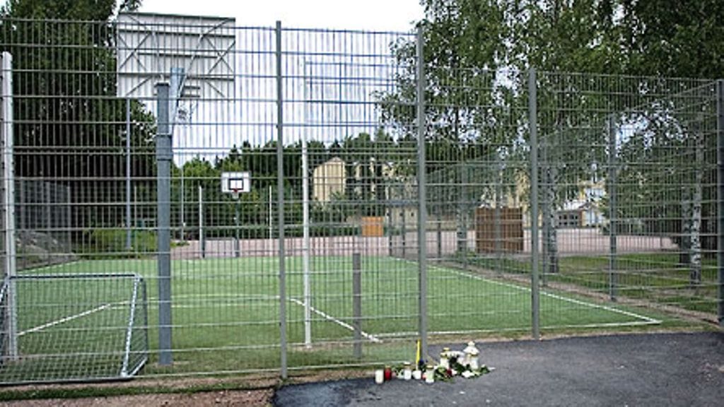 Koripallokenttä 20. heinäkuuta 2008 Keravan Saviolla, jossa 14-vuotias tyttö surmattiin lauantai-iltana 19. heinäkuuta 2008 puukottamalla. (LEHTIKUVA)
