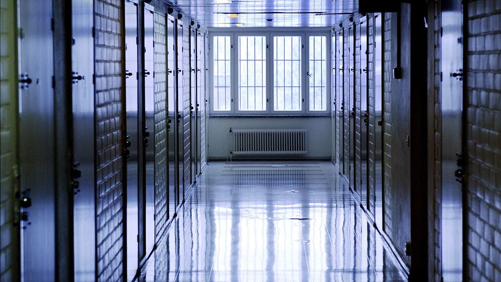 Vankilan henkilökunta sammutti vangin selliinsä tekemän pienen palopesäkkeen. Kuvituskuva.