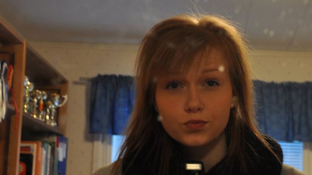 Poliisin kuva kateissa olevasta Karoliina Kestistä.