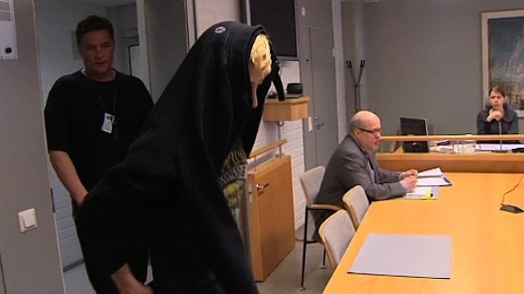 Sini Länkisen poikaystävä vangittiin todennäköisin syin taposta epäiltynä Oulun käräjäoikeudessa 19.4.2011.