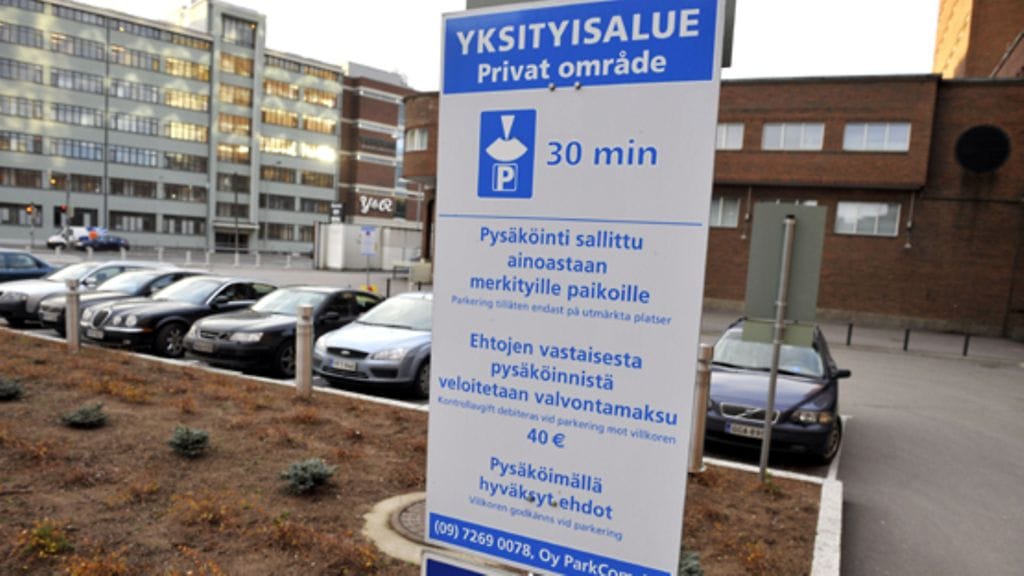 KKO katsoi, että pysäköijälle ja pysäköinninvalvontayhtiölle syntyi tällä ilmoituksella sopimus.