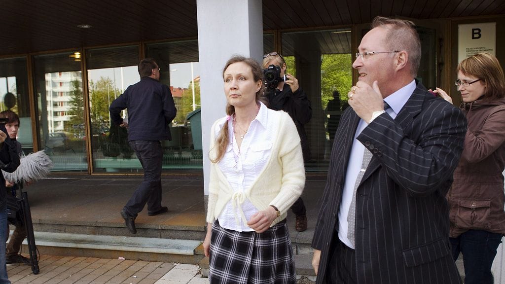 Anneli Aueria on aiemmin ollut vangittuna miehensä murhasta. Hovioikeus kuitenkin kumosi käräjäoikeuden päätöksen.