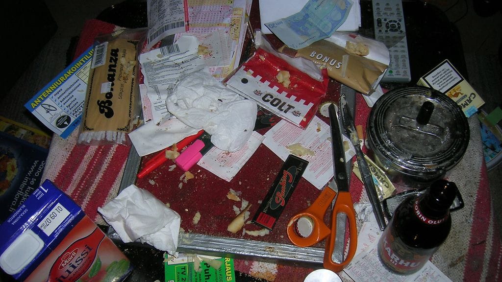 Huumekauppiaan pöytä on harvoin siisti.