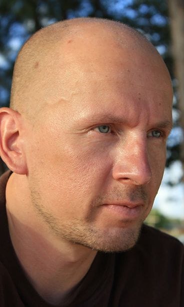 Kirjan kirjoittaja Jussi Perälä.