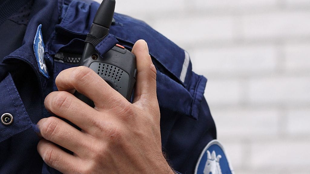 Suomeen on koulutettu 12 poliisiryhmää, jotka ovat erikoistuneet vaativiin tilanteisiin. Kuvituskuva, kuvan poliisi ei liity uutiseen.